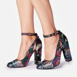 Jacquard Floral Ankle Strap Block Heels Pumps